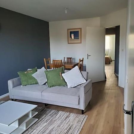 Appartement Moderne Et Equipe L'Isle-Jourdain  Exterior photo